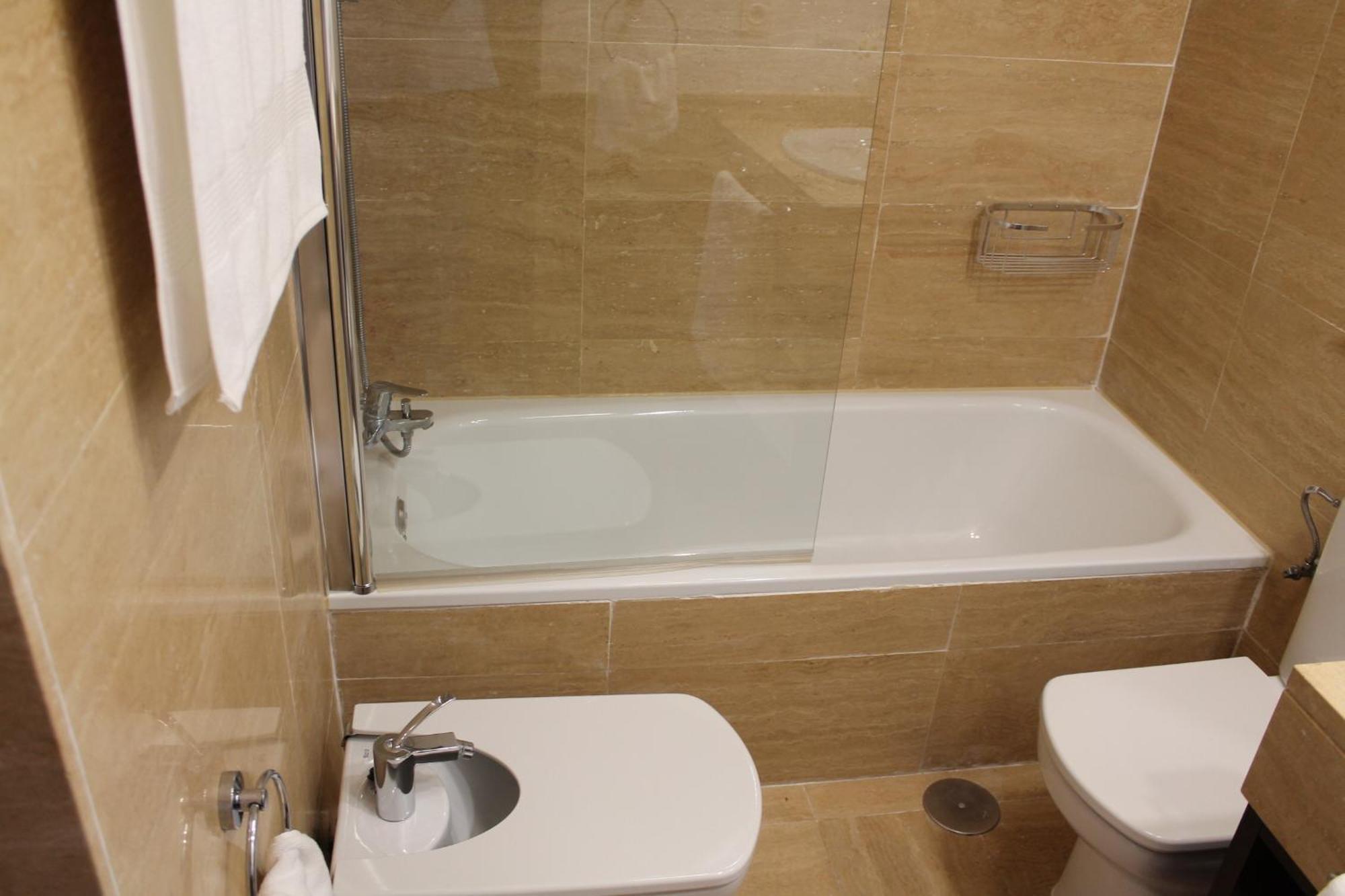 Paseo Maritimo Apartment Malaga Exterior photo