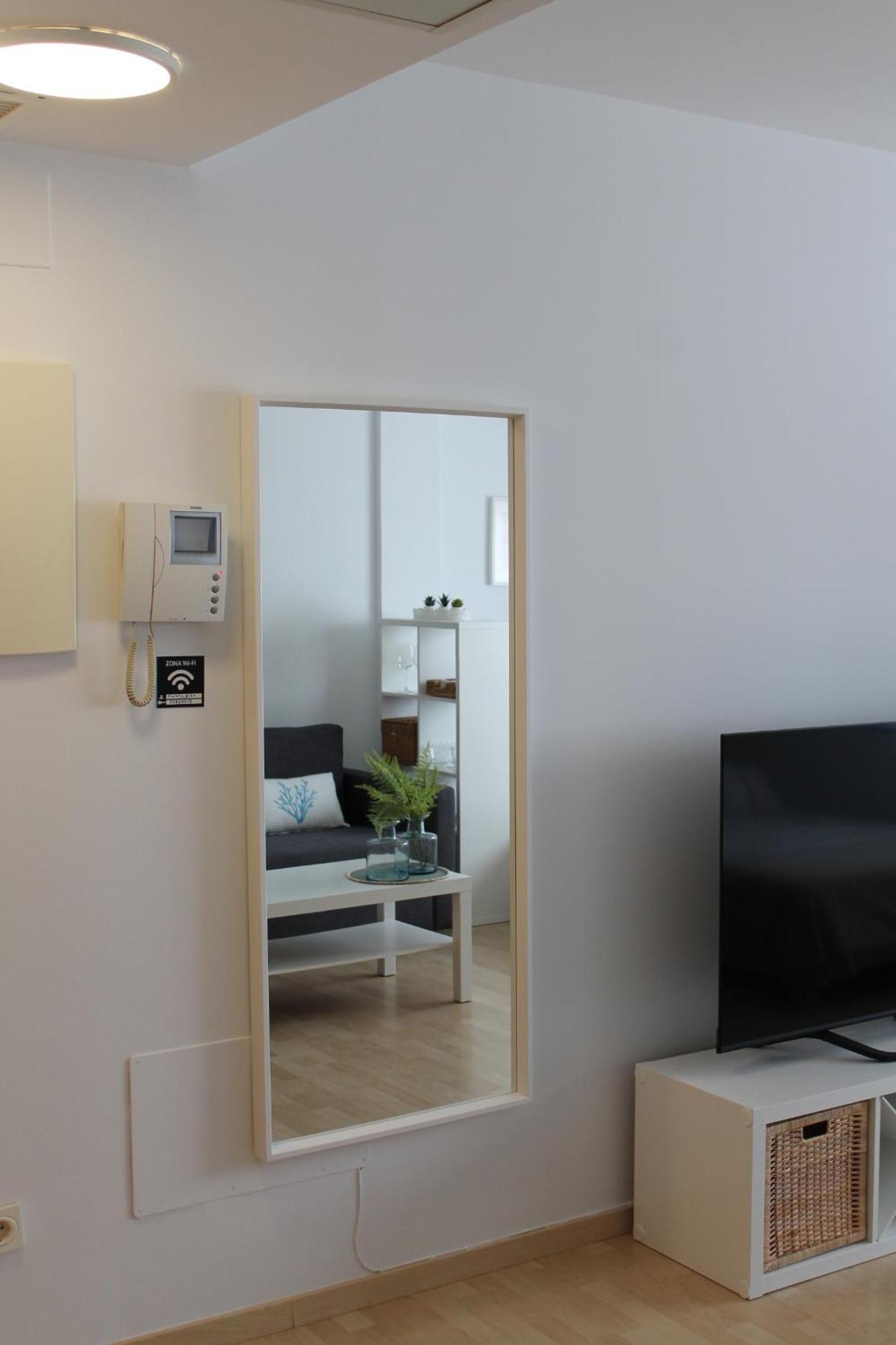 Paseo Maritimo Apartment Malaga Exterior photo